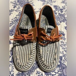 Sperry topsider blue and white seer sucker with leather accent